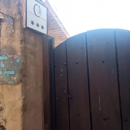 La Casita De La Abuela Juana * Ovejuela