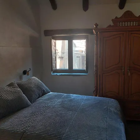 La Casita De La Abuela Juana * Ovejuela
